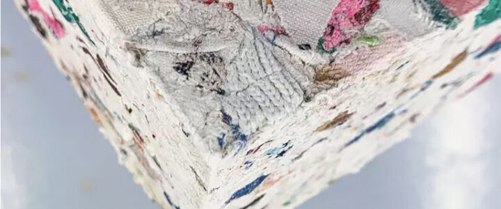 Reutilizando roupas velhas: elas podem virar até tijolo